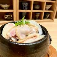 大アサリを堪能してください。すっきりとした味わいはお酒とよく合います