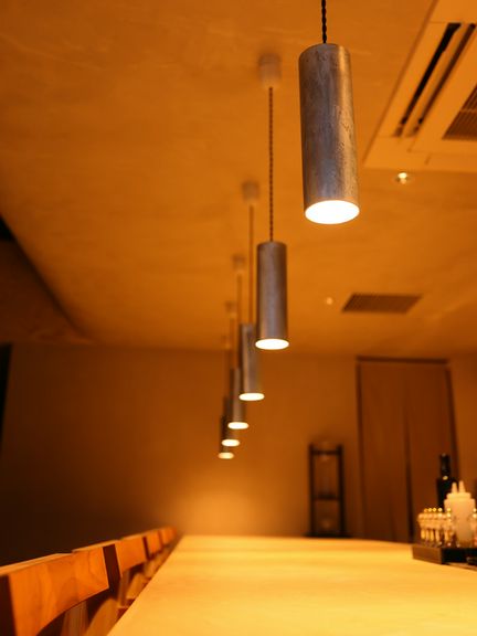 カウンターでライブ感をお楽しみください