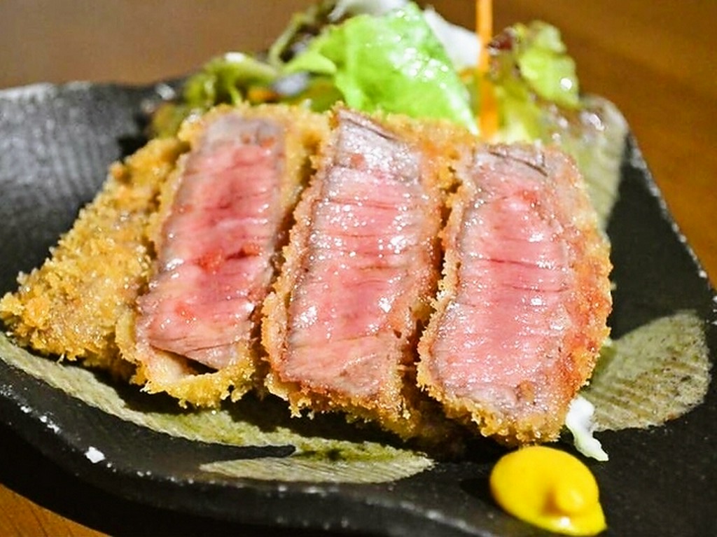 楓に来たらまずはこれを頼め！『名物サクサク牛カツ』