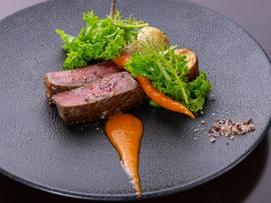 知る人ぞ知る「サカエヤ」が手掛けた熟成肉を使用『経産牛の熟成肉』