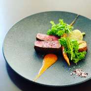 ◆前菜と滋賀サラダ
◆旬野菜のスープ
◆パン
◆本日のパスタ
◆熟成肉のステーキ
◆デザート
◆コーヒー 又は 紅茶