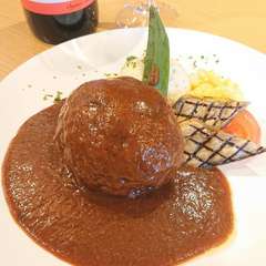 ランチ限定粗挽きハンバーグ※サラダ・スープ・ライス付き