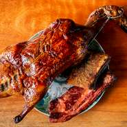 シェフは中国の田舎料理が大好きです。お任せコースの中にお客様の声を反映して組み立てていきます。
御気軽にご相談くださいませ。