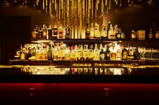 ビール、ワイン、カクテル、ソフトドリンク約30種類が2時間飲み放題（L.O.30分前）