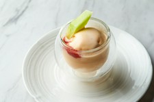 選べるメインのR1プリフィックスランチがリニューアルしました。メインのお料理がボリュームアップ。