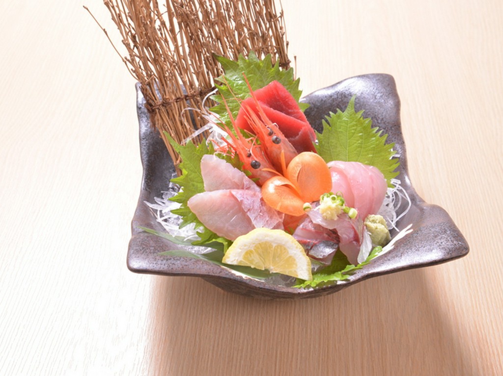 刺身盛り合わせ五種（二人前）