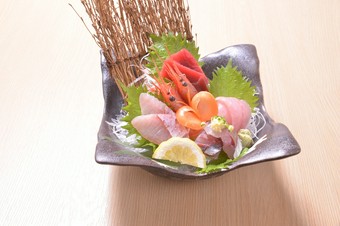 刺身盛り合わせ五種（二人前）