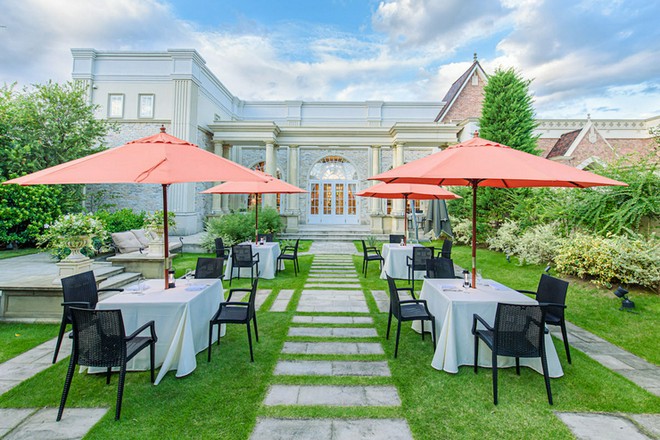 テラス席がある