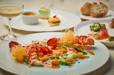 デザート付きのハーフコースランチです