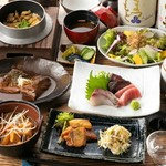 手軽に宴会を楽しめる、大皿盛りのお得なコースです。
日本酒メニュー内全て飲み放題です！
◆お席は2時間