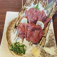 タン・カルビ・ハツの三点盛りです。食感の違いや炙りならではのウマ味が堪能できます。