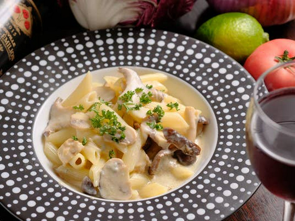 ゴルゴンゾーラとキノコの山