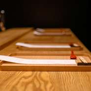 大切な人との大切な食事にも最適なお店。料理にピッタリなワインや、通好みの日本酒もピックアップしています。貸し切り営業の相談も可能とのこと。いつもとひと味違ったおもてなしを提案してみませんか。