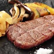 サーロインに続く、腰からお尻にかけての大きな赤身で、モモ肉の特に柔らかい旨みのある部分です。霜降りが入りにくいところですが、肉のきめは細かく、柔らかな赤身肉としては貴重な部分です。
