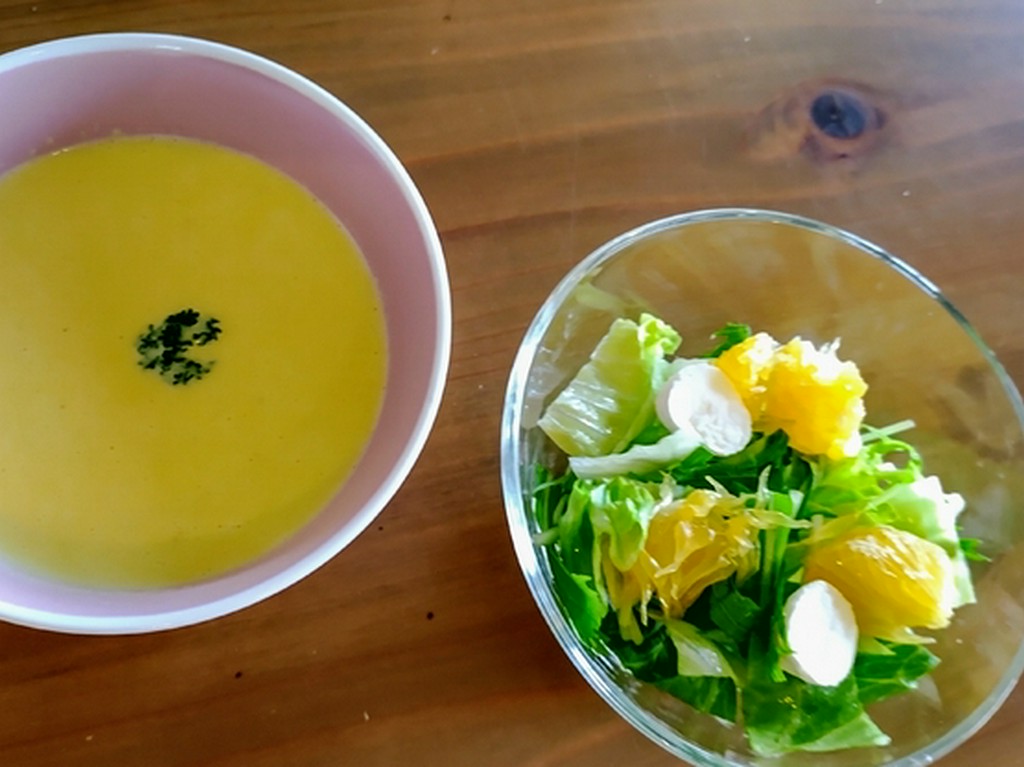 スープとサラダ