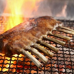 ラム骨付きロースの炭火焼き（ハーフ4本)