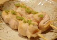 たんぱくだけど鶏の味はしっかり。わさびと一緒に食べる事でよりさっぱりとした味を楽しめます。