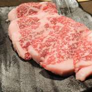 「肉の王様」和牛サーロインをこのお値段で提供！
ぜひご堪能ください。