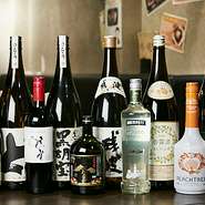 お肉のお供に欠かせないドリンクも多彩に、お安くご用意。キンキンに冷えたビールをはじめ、カクテルや焼酎、ワインなど多彩にございます。もちろんソフトドリンクもございますので、お子様もご一緒に