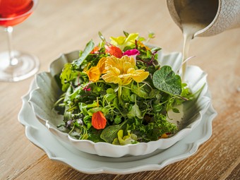 “自家菜園の今”をたっぷりと盛り込んだ『野菜のサラダ』