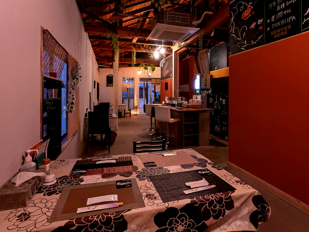 オシャレな空間と美味しい料理。会話に花を咲かせる大人女子会