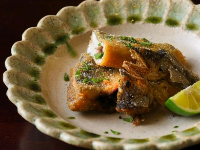 食通の方をもてなす少人数の接待に向く、大人のための美味空間