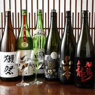 日本各地からワイン、日本酒など多種ご用意しております。是非「今日のオススメは？」とお尋ねください。

