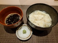 湯葉は短冊に切って茹で上げて、出汁醤油につけていただく和食の〆。
リピーター間違いなし！