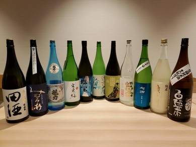 貴重な日本酒を取り揃えております。