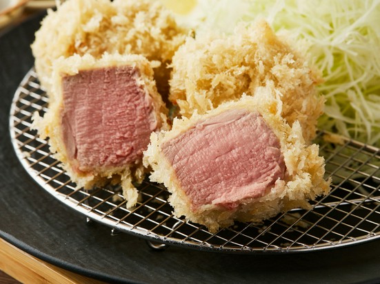 揚雫（ヨウダ） 横浜元町/山下公園/とんかつ | ヒトサラ