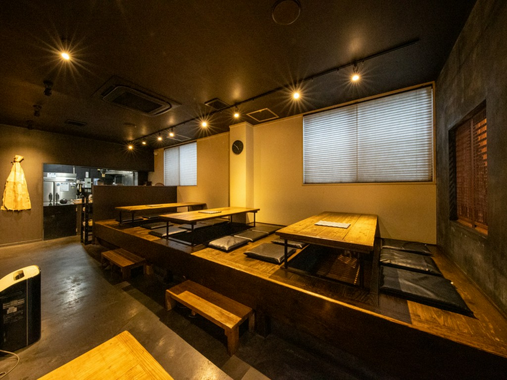 ゆったり座れる掘りごたつ席完備。季節の宴会にも活躍