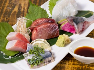 天然モノの「鮮魚」をはじめ、食材の味わいを引き立てる和の逸品