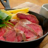 アンガス牛の肉肉しさがたまらない。癖もなくオリジナルステーキとも相性も抜群！