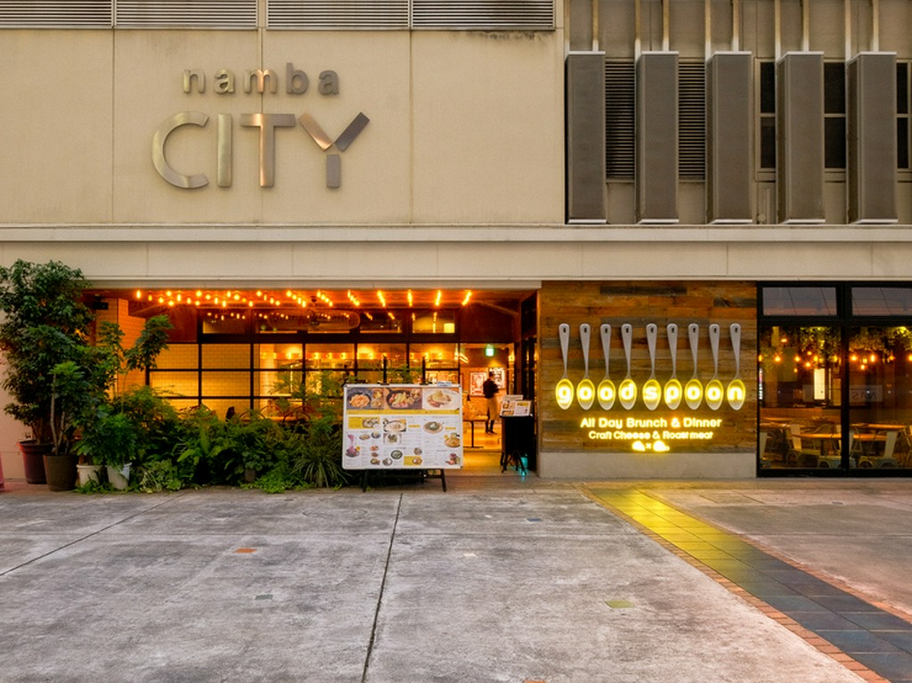 「なんばCITY」南館1階。全130席で多彩なシーンに利用できるお店