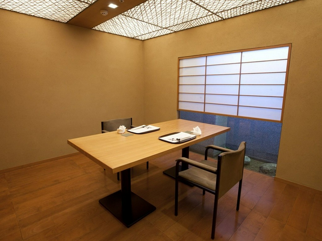 和の風情漂う完全個室は、全5室をご用意