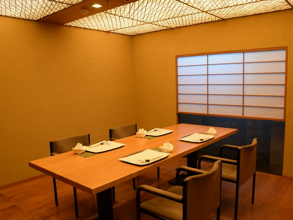 気軽に楽しめる旬の御膳料理から、本格会席まで幅広いメニュー