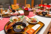 お祝いの席にふさわしい演出で
祝い肴の前菜から始まり北海道産の食材の他、車海老のお料理をご提供いたします。
