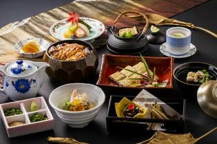 「国産うなぎ」や、柑橘の爽やかな「紀州の、ぶどう山椒」