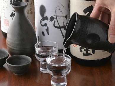 厳選の日本酒が堪能できる魚料理専門居酒屋