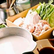 夏でも人気のヘルシーな名物水炊きは、本当に一度は食べてほしい極上の味！　女性にも人気で野菜もたっぷり美容にも