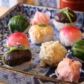 吟味した旬の食材を堪能。色鮮やかな一口サイズのお寿司『お食事（手まり寿司）』