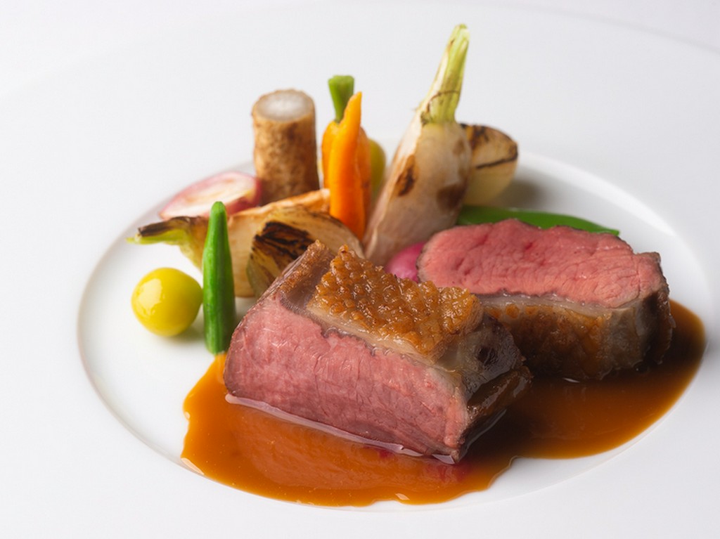 繊細な仔羊のおいしさを存分に。『フランス産仔羊のロティ』　　