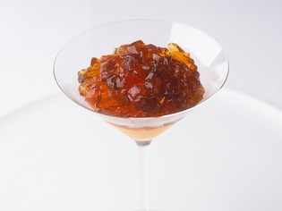 『人参のムースとコンソメのジュレ ウニ添え』