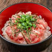 ネギの風味とまぐろの旨みが絶妙にマッチ。贅沢な味わいを手軽に楽しめます。

