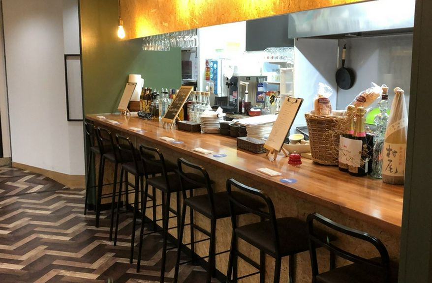 カウンター席1