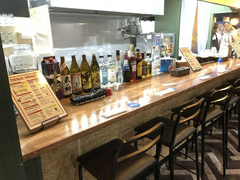 カウンター席2