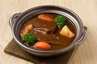 柔らかなたん元だけを厚切りにして長時間煮込みました。
専門店ならではの贅沢な味をお試し下さい。