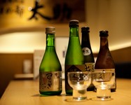 創業400年の歴史をもつ高木酒造自信作。
日本酒ファンなら一度は味わいたい幻の銘酒です。
是非女性の方にも味わっていただきたい逸品です。
◇一合　2230円