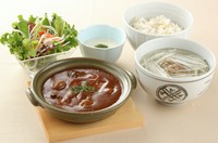 牛たんシチューとテールスープで
あたたまる美味しさのセットです。
◆牛たんシチュー ◆麦めし◆和風テールスープ ◆サラダ

1,980円（とろろ無し）
2,130円（とろろ付き）
