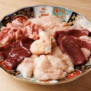 内蔵系も金虎は新鮮さがウリ！！
その日の仕入れで一番良い部位だけを店内オススメメニューに記載しております！！